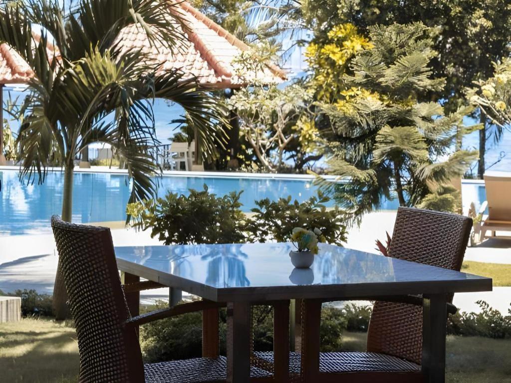 Laprima Hotel Лабуан-Бахо Экстерьер фото